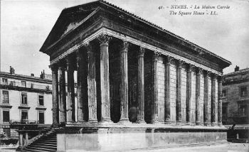 Postcard depicting the Roman Temple at N&icirc;mes, France (Nemausus).  Now known as the Maison Carr&eacute;e.